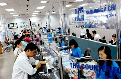 nam 2014 acb dat loi nhuan truoc thue 1215 ty dong