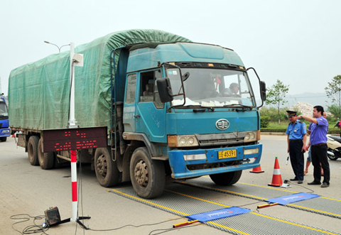 Quy trách nhiệm người đứng đầu nếu địa phương còn xe quá tải hoạt động