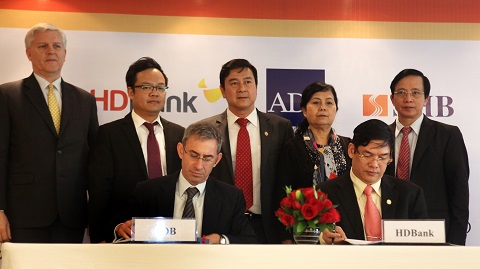 ADB ký kết bảo lãnh 100 triệu USD cho HDBank và SHB