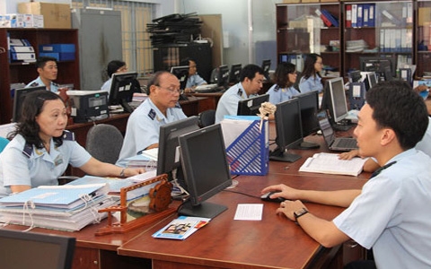 hai quan tp ho chi minh tang thu hon 94 ty dong tu hau kiem