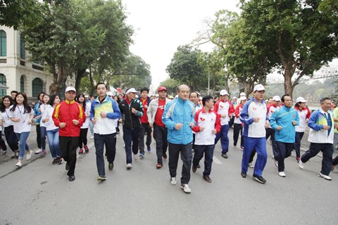 Hà Nội: Gần 7.000 người tham dự ngày chạy Olympic 2017