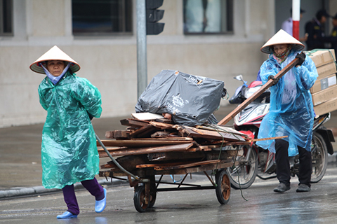 Miền Bắc chuyển rét, có mưa dông kèm gió mạnh