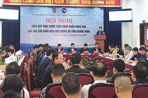 Tích cực hỗ trợ doanh nghiệp thông quan hàng hóa và phòng chống dịch bệnh