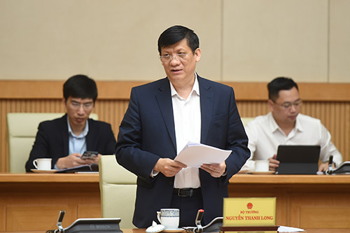 Bộ trưởng Bộ Y tế Nguyễn Thanh Long báo cáo tại cuộc họp