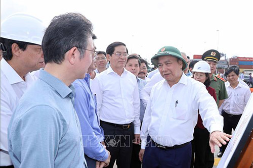 Thủ tướng Nguyễn Xuân Phúc thăm Cảng quốc tế Cái Mép.
