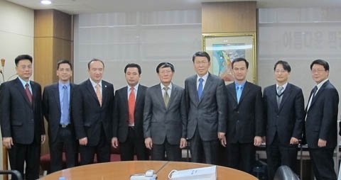 thu truong nguyen cong nghiep tham va lam viec tai han quoc va mong co