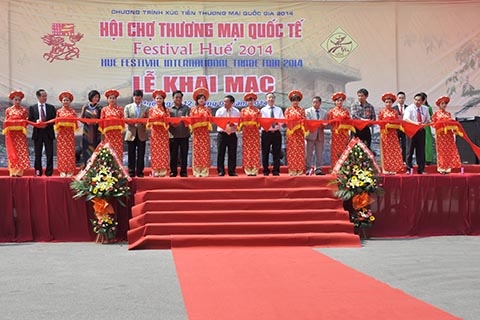 hon 600 gian ha ng tham gia ho i cho thuong ma i festival hue 2014