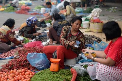 indonesia co the se noi long chinh sach tien te nam 2015
