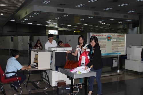 ngay 164 giao luu truc tuyen ve thu tuc xuat nhap canh tren bao hai quan dien tu