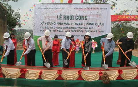 lang son vietcombank tai tro 1 ty dong xay dung nha van hoa