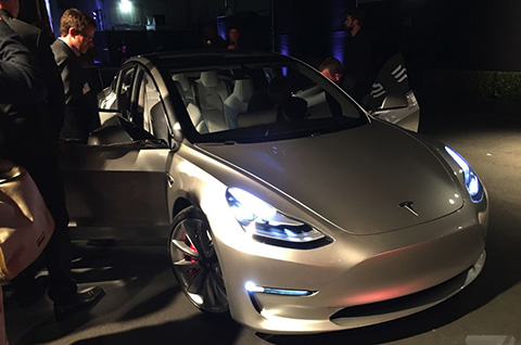 Tesla Model 3&amp;#58; Thế hệ ô tô điện đầu tiên sẽ được sản xuất đại trà