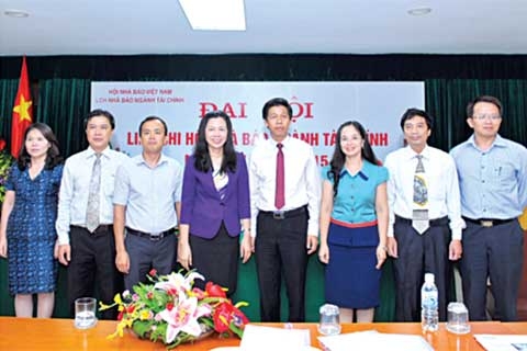 vinh biet nha bao pham doan quan