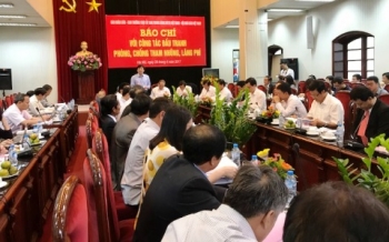 Đấu tranh phòng chống tham nhũng sợ nhất là ‘a lô, vỗ vai’
