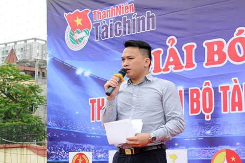 thanh niên tài chính