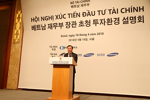 Bộ trưởng Đinh Tiến Dũng