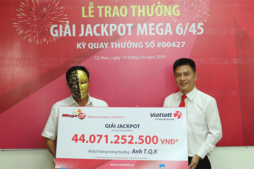 Trao giải Jackpot 44 tỷ đồng cho khách hàng đến từ Cà Mau