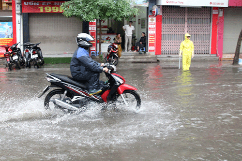 Bắc Bộ có mưa rào và dông, đề phòng lốc, sét, mưa đá