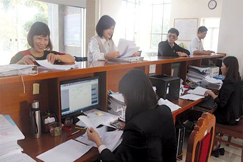 Hoạt động giao dịch tại KBNN Hưng Yên.