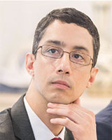 Ông Gregory Leon