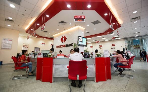 ha noi techcombank chi nhanh soc son chan dung mot vu cuop co vu trang