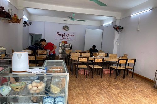 Hà Nội: Một số nhà hàng, quán cafe mở lại nhưng vắng khách