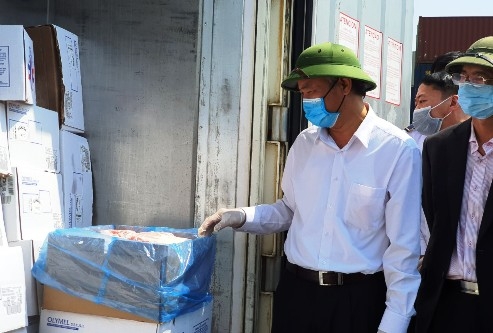 Thịt lợn nhập khẩu về tới cảng Việt Nam có giá trung bình 60.000 đồng/kg