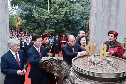 Chủ tịch nước Nguyễn Xuân Phúc và các đồng chí lãnh đạo đảng, Nhà nước