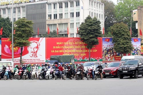 cua ngo ha noi tac nghen ngay dau nghi le