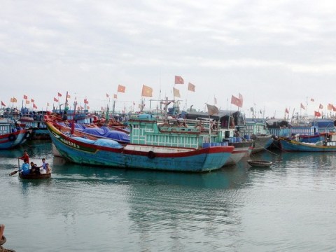 Tàu Trung Quốc tấn công, cướp tài sản của ngư dân Việt