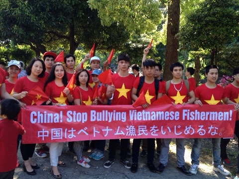 Người Việt tại Nhật Bản tuần hành phản đối hành động của Trung Quốc tại Biển Đông