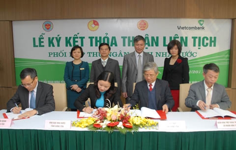 trien khai dich vu thu thue qua atm vietcombank tai ha noi