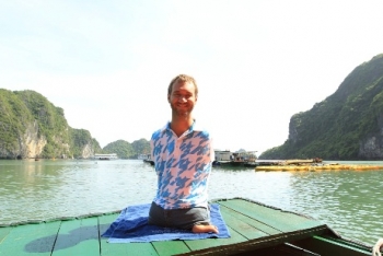 Những hình ảnh về Nick Vujicic tham quan Vịnh Hạ Long
