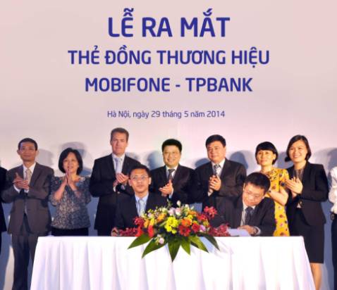 thẻ đồng thương hiệu