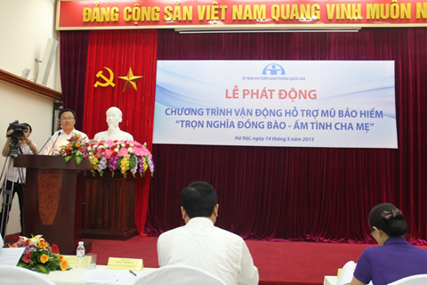 100.000 mũ bảo hiểm đạt chuẩn ủng hộ dân nghèo và trẻ em