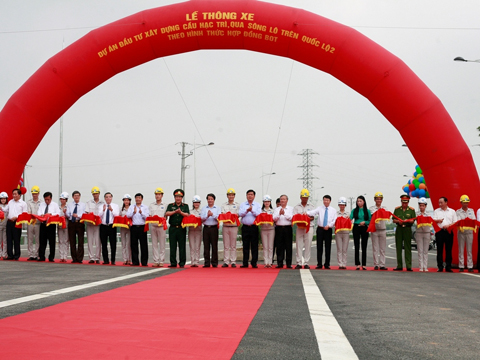 Thông xe cầu Hạc Trì nối 2 tỉnh Phú Thọ - Vĩnh Phúc