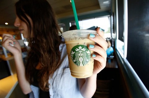 Starbucks bị kiện đòi 5 triệu USD vì bỏ quá nhiều đá vào café