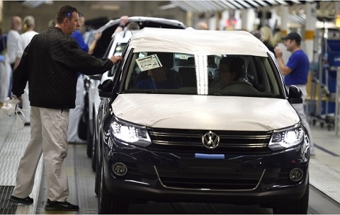 120 nghin nhan vien volkswagen sap duoc tang luong