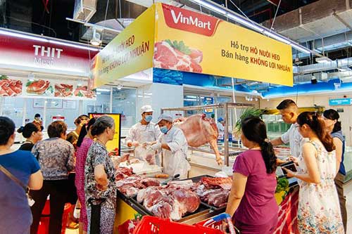 VinMart hỗ trợ hộ nuôi heo - bán hàng không lợi nhuận