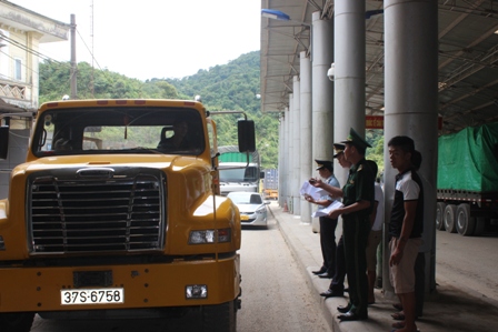 Hà Tĩnh: Hải quan Cầu Treo chủ động gỡ khó cho doanh nghiệp