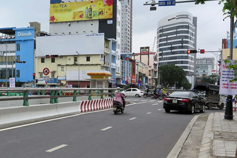 Đà Nẵng phân luồng nút giao thông phía tây cầu Sông Hàn