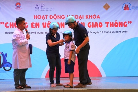 Truyền kiến thức an toàn giao thông cho học sinh tiểu học