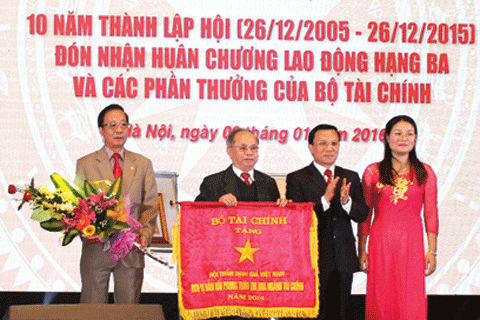 tham dinh gia gop phan ngan ngua tham nhung lang phi