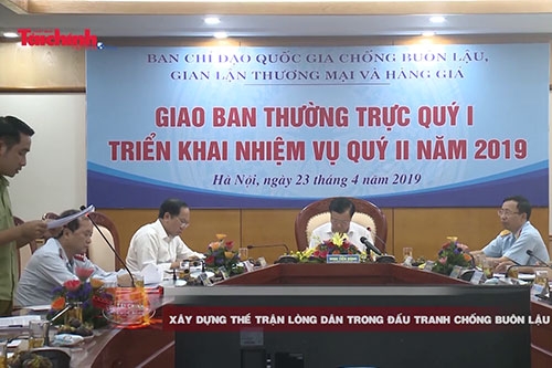 Xây dựng thế trận lòng dân trong đấu tranh chống buôn lậu