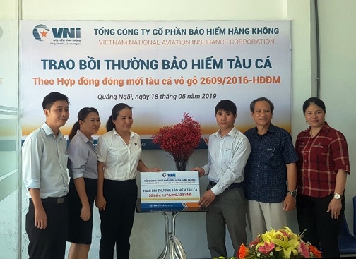 Bồi thường hơn 1,1 tỷ đồng bảo hiểm tàu cá tại Quảng Ngãi