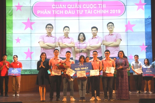quán quân cuộc thi
