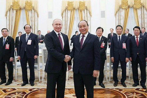 Thủ tướng Nguyễn Xuân Phúc hội kiến Tổng thống Nga Putin