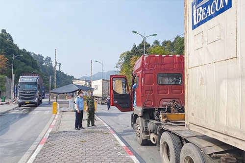 Cửa khẩu Lạng Sơn thông quan 600 xe hàng/ngày trong kỳ nghỉ lễ