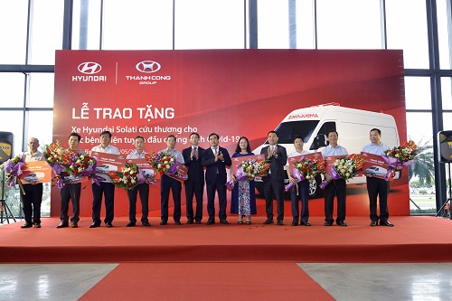 tập đoàn thành công tặng xe cứu thương