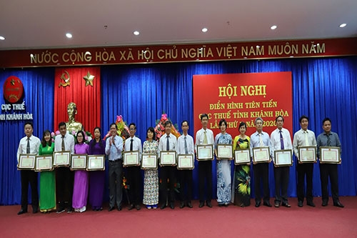 khanh hoa tuyen duong nhieu tap the can bo thue co thanh tich xuat sac