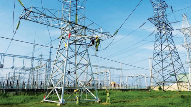 Đảm bảo điện lưới cho thời gian cao điểm của mùa hè